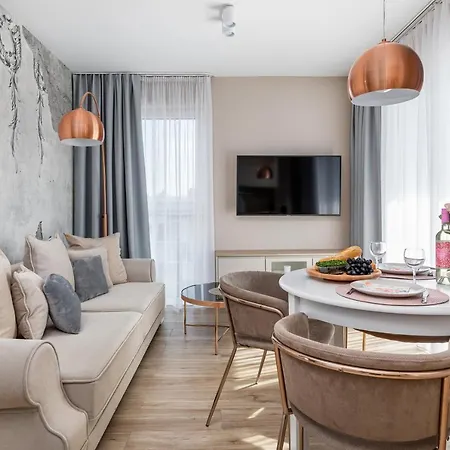 Apartment Allure Apartment Golden Harbour by Renters Prestige