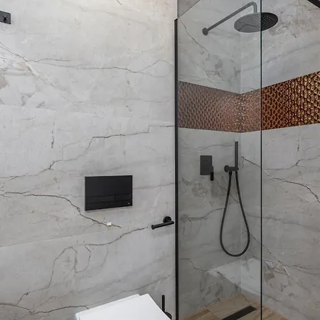 Apartment Allure Apartment Golden Harbour by Renters Prestige