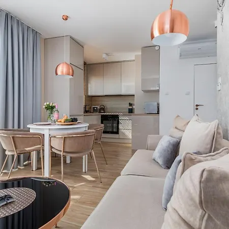 Allure Apartment Golden Harbour by Renters Prestige *