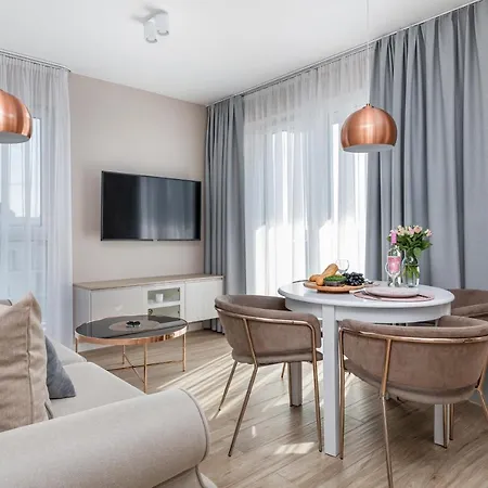 Allure Apartment Golden Harbour by Renters Prestige Apartment *
