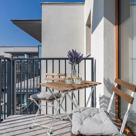 Apartment Allure Apartment Golden Harbour by Renters Prestige *